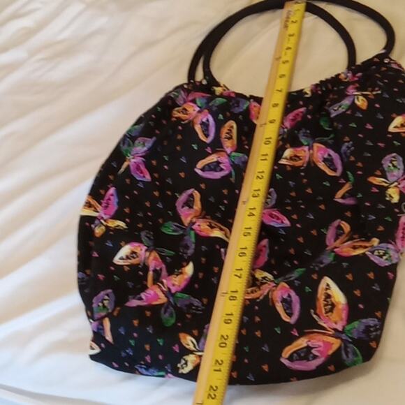 Vintage Steve Madden Black Butterflies circular handle over the Shoulder purse. - Picture 8 of 8